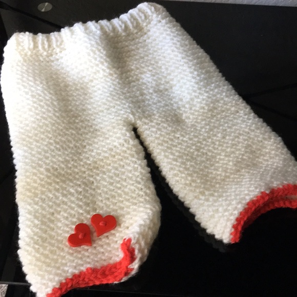 Baby crocheted Valentines outfit 3-6 months - Picture 2 of 7